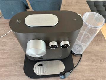 Machine a café Nespresso, Machine à espresso, Réservoir d'eau amovible, Dosettes et capsules de café, Enlèvement