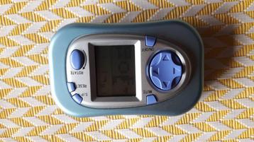 Spelcomputertje tertisachtige spelletjes beschikbaar voor biedingen