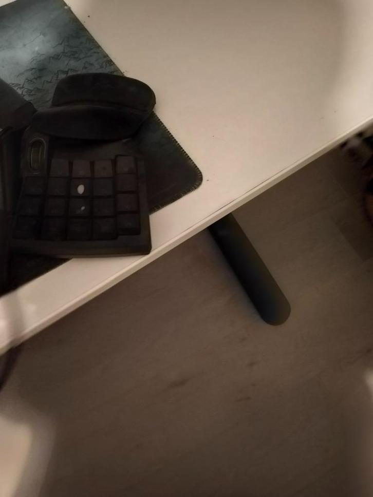 Pc game met 2 schermen, Games en Spelcomputers, Games | Pc, Zo goed als nieuw, Ophalen