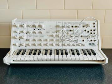 MS-20 FS White with Dust Cover beschikbaar voor biedingen