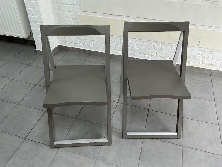 chaises Skip de Calligaris gris clair et aluminium (X2), Huis en Inrichting, Stoelen, Zo goed als nieuw, Twee, Hout, Metaal, Grijs