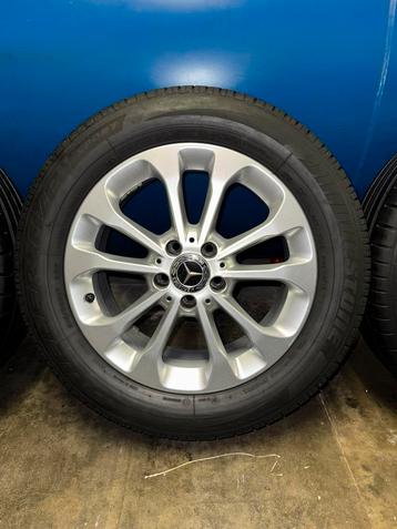 17” Mercedes GLA velgen met heel goede zomerbanden 5x112 beschikbaar voor biedingen