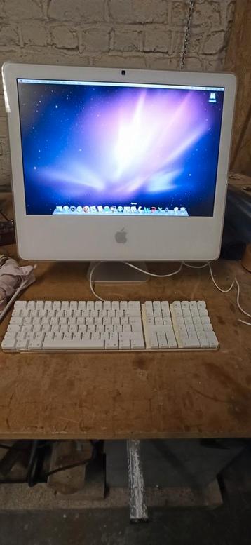Oud model iMac. Nikkel werkt