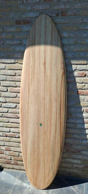GERESERVEERD!!! Prachtig surfboard (enkel decoratief) beschikbaar voor biedingen