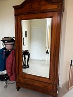Antieke kleerkast met spiegel, Ophalen