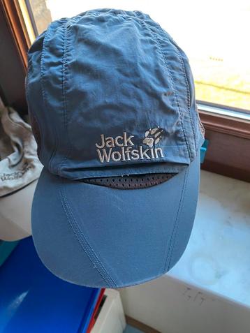 Pet jack wolfskin  beschikbaar voor biedingen
