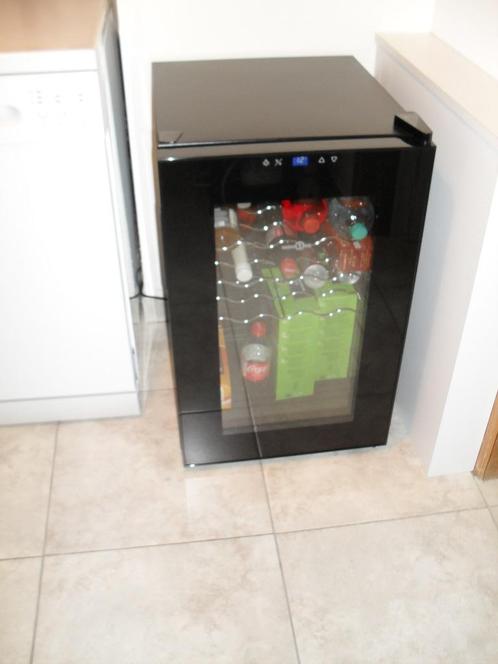 Wijnkoeler, Elektronische apparatuur, Koelkasten en IJskasten, Zo goed als nieuw, Zonder vriesvak, Minder dan 85 cm, 45 tot 60 cm