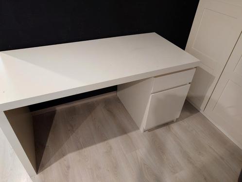 Ikea malm bureau - wit, Huis en Inrichting, Bureaus, Gebruikt, Bureau, Ophalen