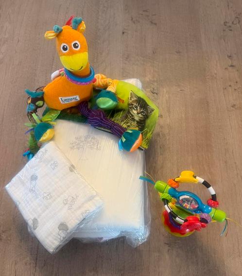 luxe bed/ parkomrander van POETREE + gratis…, Kinderen en Baby's, Babyparken, Ophalen