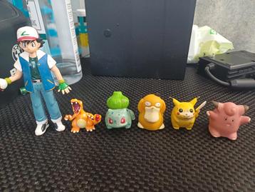 Lot d'ancien figurines pokemon de 1998-1999  disponible aux enchères