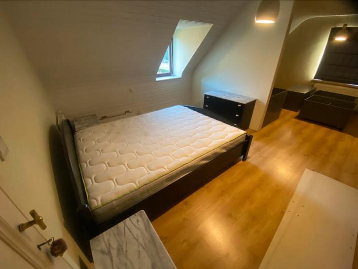 Slaapkamer dubbel bed, Huis en Inrichting, Slaapkamer | Bedden, Ophalen