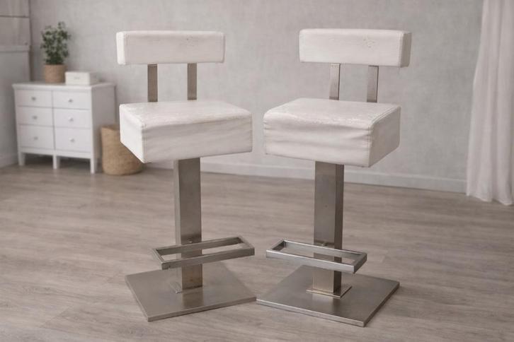 Lot 2 chaises de bar, Huis en Inrichting, Barkrukken, Gebruikt, 60 tot 90 cm, Kunststof, Metaal, 2 krukken, Met voetsteun, Draaibaar