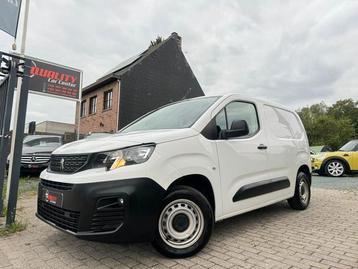 Peugeot Partner 2020 055000km 1.2benzine 110pk 3zit navi pdc beschikbaar voor biedingen