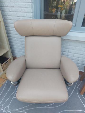 Leren fauteuil beschikbaar voor biedingen