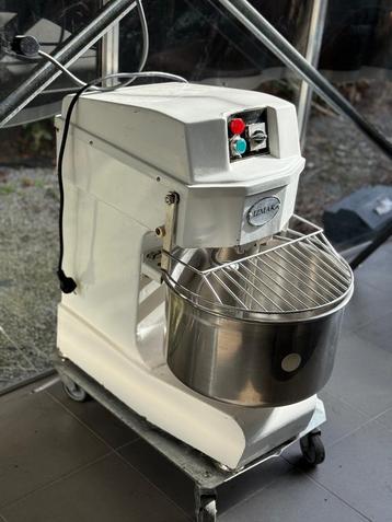 Deegmenger beschikbaar voor biedingen