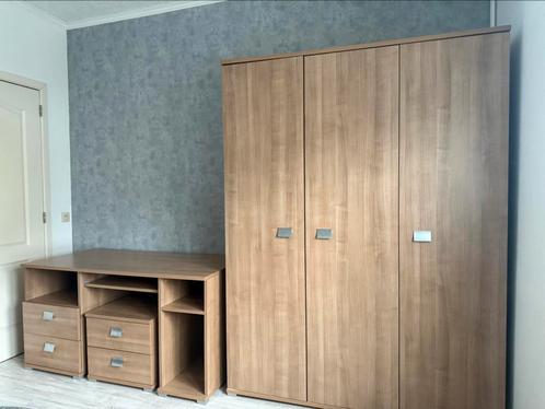 Kast en bureau, Huis en Inrichting, Kasten | Kleerkasten, Ophalen