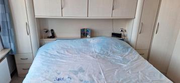 Complete slaapkamer beschikbaar voor biedingen