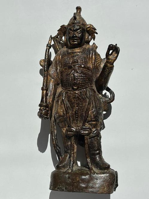 ancient Chinese gilded bronze WEITUO temple guardian Dhanada, Antiek en Kunst, Kunst | Niet-Westerse kunst, Ophalen