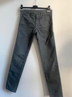 Carhartt grijze broek, Kleding | Heren, Spijkerbroeken en Jeans, Verzenden, Carhartt, W32 (confectie 46) of kleiner, Zo goed als nieuw