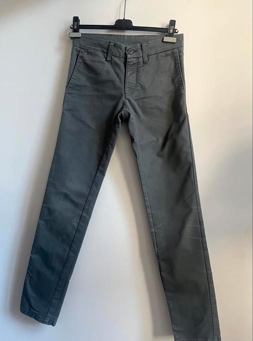 Carhartt grijze broek, Kleding | Heren, Spijkerbroeken en Jeans, Zo goed als nieuw, W32 (confectie 46) of kleiner, Grijs, Verzenden