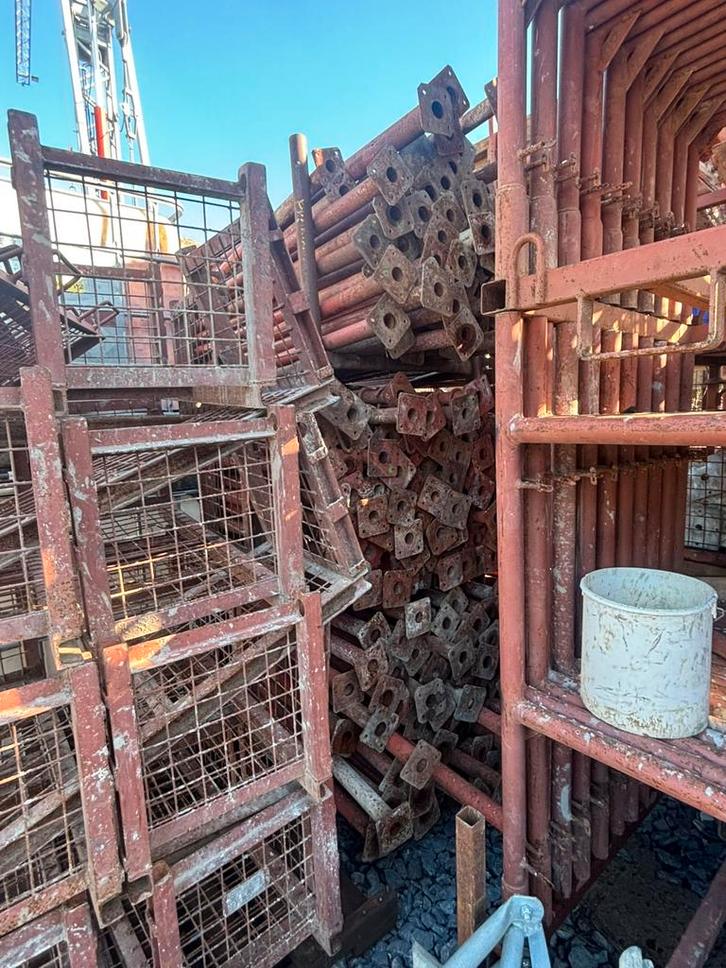 Schoren tot 350/ stelling/ steenkorven- prima staat, Doe-het-zelf en Bouw, Steigers, Gebruikt, Gevelsteiger, Ophalen