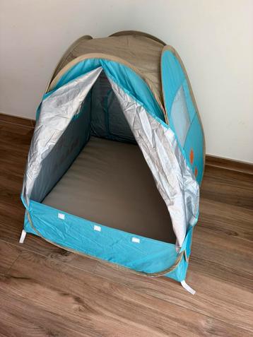 Opvouwbare speeltent met matras beschikbaar voor biedingen