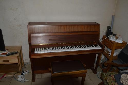 Piano droit de marque Rippen, Musique & Instruments, Pianos, Utilisé, Piano, Brun, Enlèvement