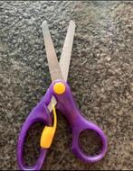 Des ciseaux à ressort pour apprendre à couper, Enfants & Bébés, Jouets | Éducatifs & Créatifs, Enlèvement, Comme neuf