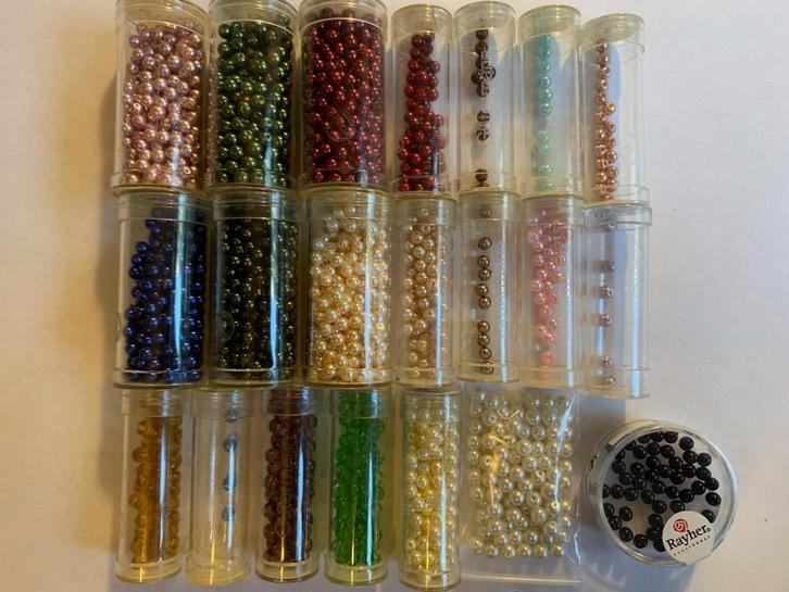 Assortiment 4mm glasparels Guterman en Rayher ca 1549 stuks, Hobby en Vrije tijd, Kralen en Sieraden maken, Nieuw, Kraal, Ophalen of Verzenden
