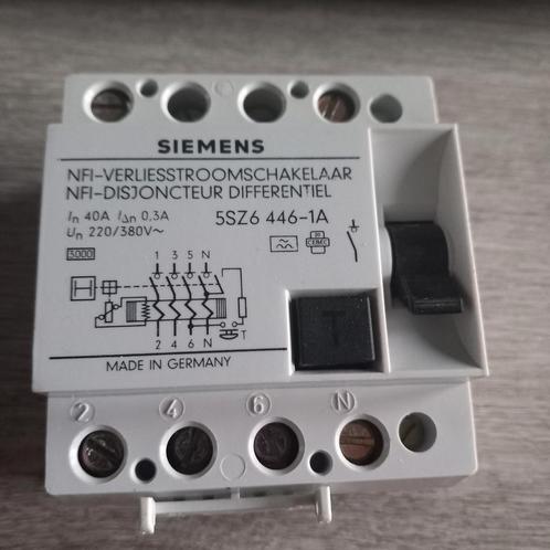 DIFFERENTIËLE STROOMONDERBREKER VAN SIEMENS, Doe-het-zelf en Bouw, Elektriciteit en Kabels, Zo goed als nieuw, Overige typen, Ophalen of Verzenden