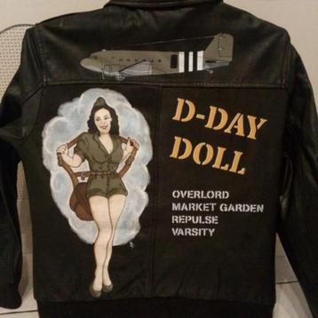 Veste pilote A2 US WW2 - "D DAY DOLL" AIRBORNE TROOP CARRIER beschikbaar voor biedingen