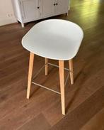 Hay about aas32 barkruk wit/eikenhout, Huis en Inrichting, Barkrukken, Hout, 60 tot 90 cm, Ophalen of Verzenden, Zo goed als nieuw