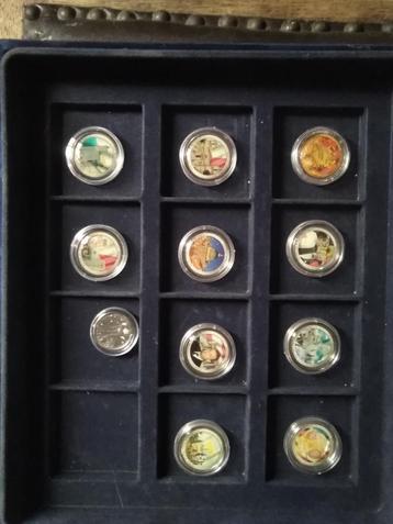 Vends pièces commémoratives 2 euro en couleur  beschikbaar voor biedingen