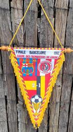 Standard Luik - Barcelona 1982 prachtig vintage vlag voetbal, Diversen, Ophalen of Verzenden, Zo goed als nieuw