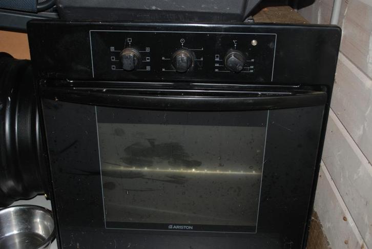 inbouw oven Ariston inbouw 56x56x56, Elektronische apparatuur, Ovens, Gebruikt, Inbouw, Oven, 45 tot 60 cm, 45 tot 60 cm, Hete lucht