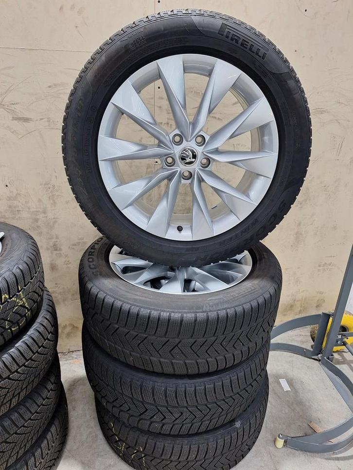 Skoda Enyaq Winterset 19 Inch Origineel, Autos : Pièces & Accessoires, Pneus & Jantes, Pneus et Jantes, Pneus hiver, 19 pouces