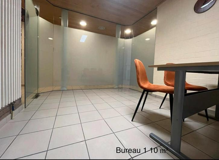 Bureau en cabinet pluridisciplinaire a Péruwelz, Immo, Appartementen en Studio's te huur, Provincie Henegouwen, Minder dan 20 m²