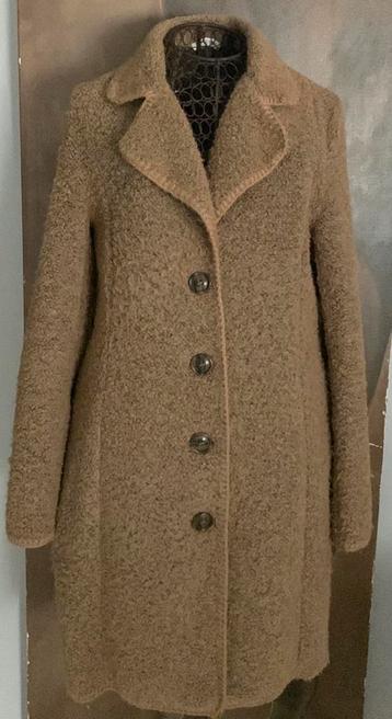 Atmos fashion 40 Mooie camel kleurige jas beschikbaar voor biedingen