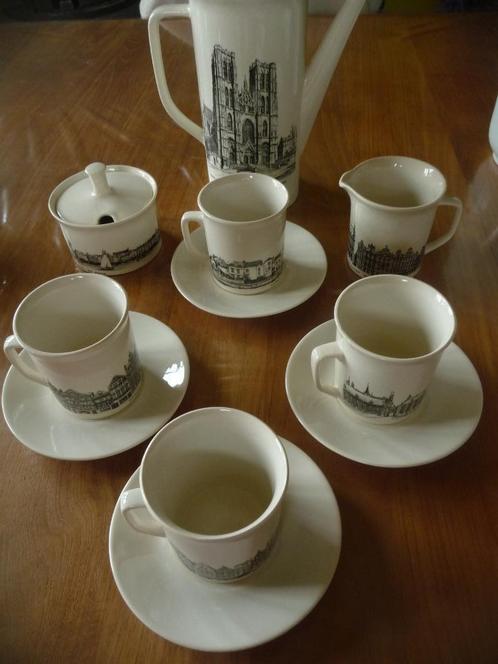 Vintage koffieservies met historische gebouwen wit, Antiek en Kunst, Antiek | Servies compleet, Ophalen of Verzenden