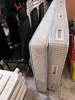 Matras 2 stuks voor eventueel hond op te liggen, Ophalen, Gebruikt, Matras