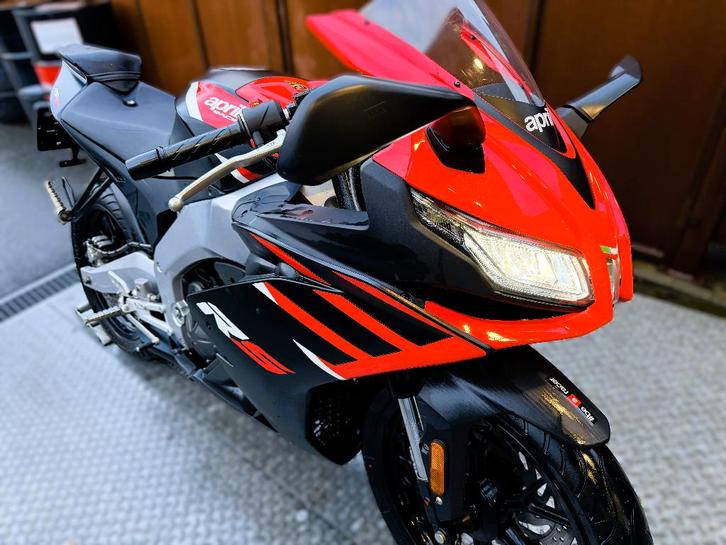 Rs 125cm3 abs 2023 rijbewijs B auto gar 1,2,3 jaar, Motoren, Motoren | Aprilia, Bedrijf, Sport, 11 kW of minder, 1 cilinder, Minimaal motorrijbewijs A1