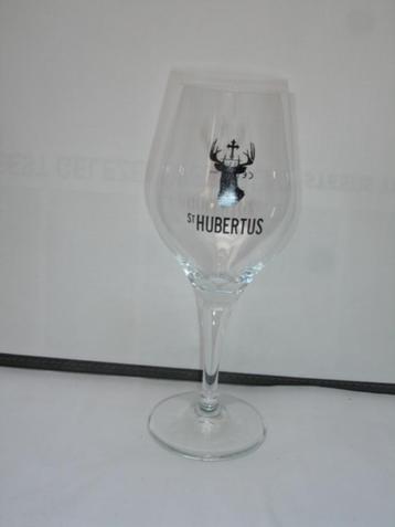 Bierglas St. Hubertus, 33cl M20, brij. Roman beschikbaar voor biedingen