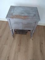 Antieke singer naaimachine, Enlèvement