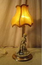 Belle lampe de table rétro avec un enfant et une statue d'oi, Antiquités & Art, Enlèvement ou Envoi