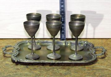Koperen dienblad met 6 borrelglaasjes beschikbaar voor biedingen