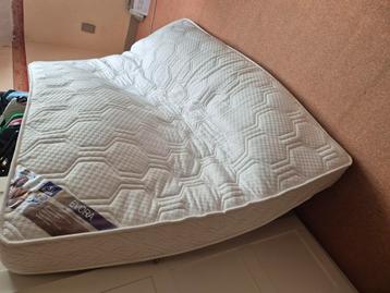 Grand matelas 160 x 200 cm Plumart – 100€ ! beschikbaar voor biedingen
