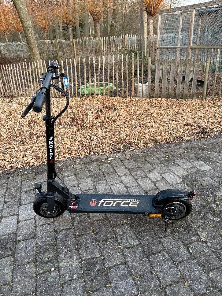 Elektrische step (Skotero Force XR), Fietsen en Brommers, Steps, Zo goed als nieuw, Elektrische step (E-scooter), Ophalen