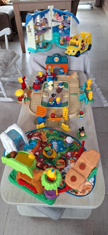 Verschillende fisher price sets beschikbaar voor biedingen