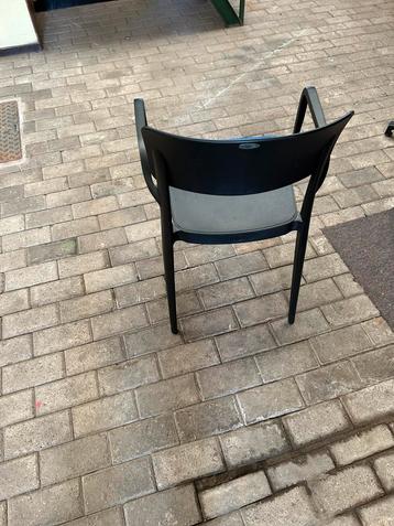 Terras horeca tafels en stoelen beschikbaar voor biedingen