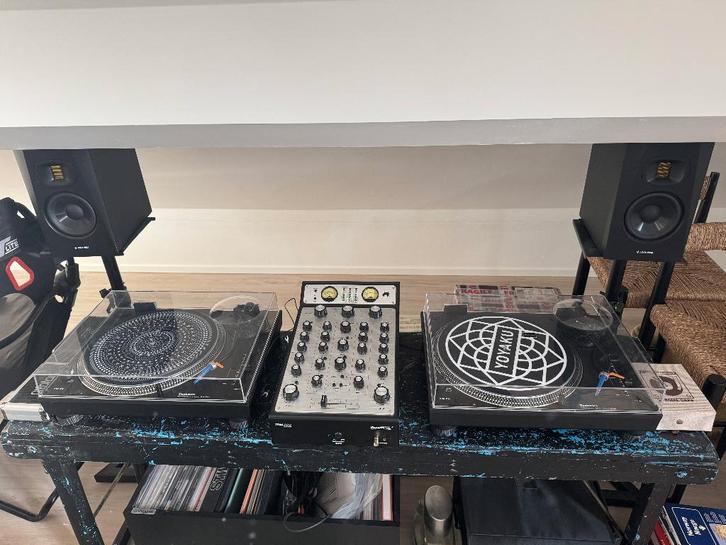 2 Technics SL-1210MK7, Omnitronic TRM-222, Adam T5V, Musique & Instruments, DJ sets & Platines, Comme neuf, DJ-Set, Technics, Enlèvement